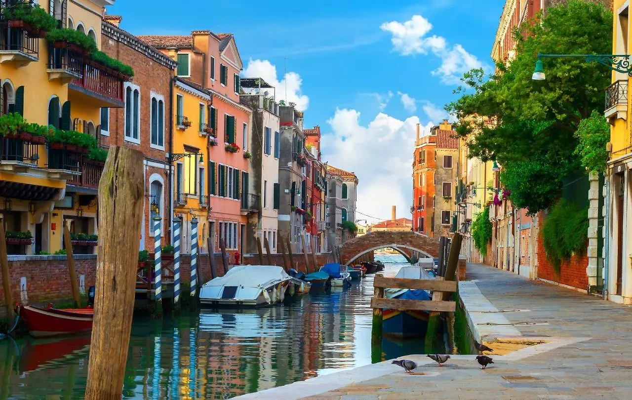 Maison Boutique Al Redentore Venice 0*,