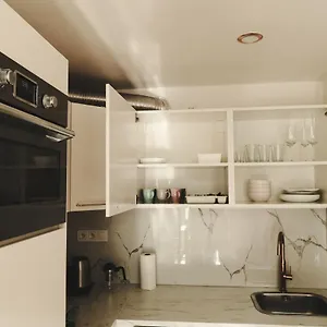 https://royal-opletalova-apartment-prague.praguehotelsweb.com